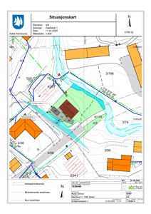 Situasjonskart som viser eiendomsnummer, bygningers plassering, veggrenser og topografi.