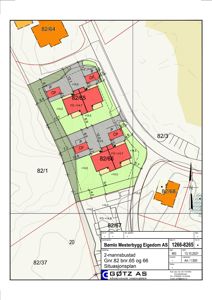 Situasjonsplan som viser tomtens form, grenser, nabotomter (82/1, 82/3, 82/37, 82/68), bygningsplasseringer (82/65, 82/66, 82/67), høydemålinger (konturlinjer), og parkeringsplasser (P).
