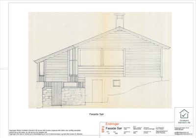 Fasadetegning av en bygning sett fra sør, med detaljer om takform, vinduer og materialer.
