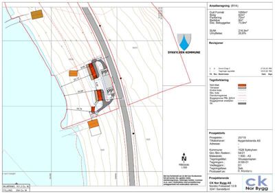 Situasjonsplan som viser tomtens beliggenhet, topografi, eksisterende og planlagt bebyggelse, samt arealregning og prosjektinformasjon.