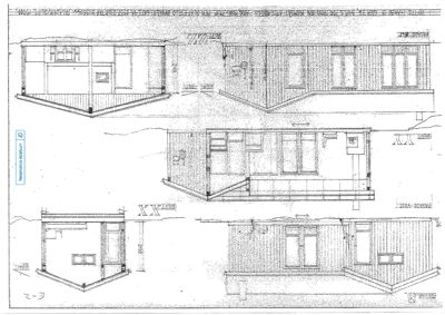Fasadetegning som viser bygningens utsyn fra flere vinkler (f.eks. front, side og bakside) med detaljer om vinduer, takform og fasadebehandling.