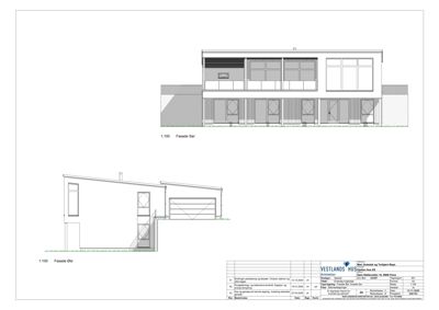 Fasadetegning som viser bygningens utseende fra to sider (Sør og Øst) med detaljer om vinduer, dører og takform.