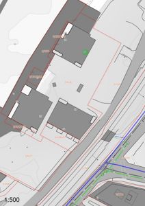 Situasjonsplan som viser tomtens grenser, bygningers plassering, veier og infrastruktur med målestokk 1:500.