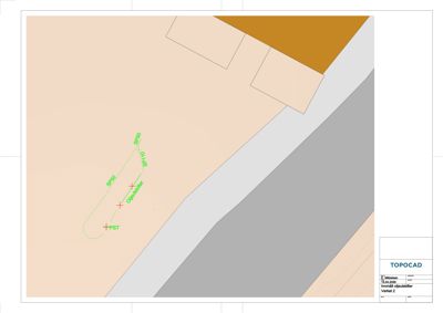 Situasjonsplan som viser tomtens form, grenser og plassering av en innmålt oljutskiller (PST) med tilhørende rørledninger (SP20, SP250).