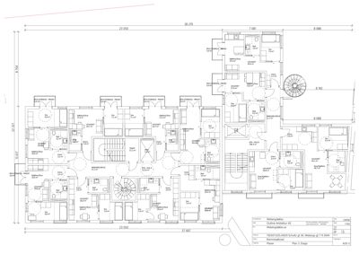 Etasjeplan (Plan 3. Etasje) som viser romfordeling, størrelser og plassering av trapper i en bygning.