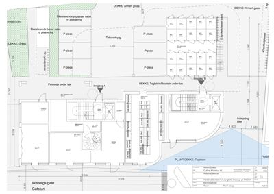 Etasjeplan (Plan 1. etasje) som viser romfordeling, parkeringsplasser (P-plass), innganger og takoverbygg.