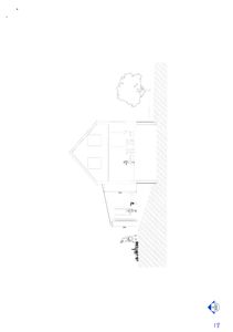 Fasadetegning som viser bygningens utseende fra en side, inkludert vinduer, takform og terrengforhold.