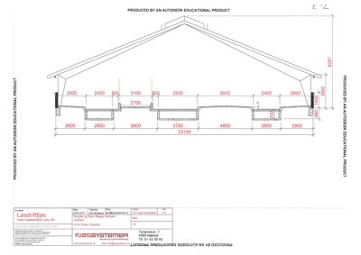Snittegning som viser tverrsnittet av en bygning med mål på takhøyde, veggtykkelse og romfordeling.