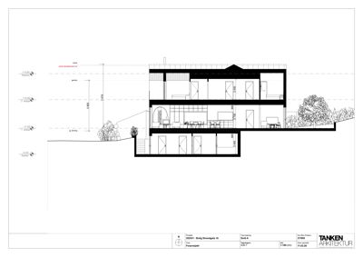 Snittegning som viser bygningens tverrsnitt, høyder, etasjer og innvendig oppdeling.