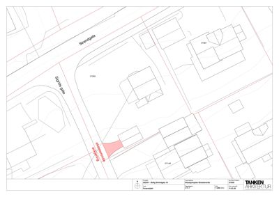 Situasjonsplan som viser tomt, bygninger, veier (Strandgata, Sigrids gate) og eiendomsnummer.