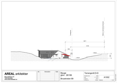 Snittegning (terrengsnitt) som viser bygningens høyde i forhold til terrenget og nabolaget.