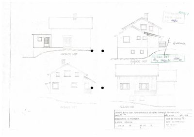 Bildet viser fire fasadetegninger av en bolig, med teksten 'FASADE MOT' som angir retningen for hver tegning.