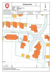 Situasjonskart som viser eiendomsforhold, bygninger og vegnett i området.