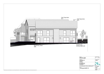 Fasadetegning som viser bygningens utseende fra fronten, inkludert vinduer, dører, takform og terrengforhold.