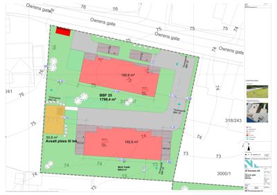Situasjonsplan som viser tomtens grenser, naboeiendommer, gater (Owrens gate), beplantning, og plassering av bygninger med arealopplysninger (BBF, MUA).