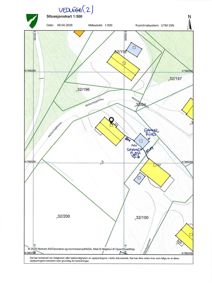 Situasjonskart (1:500) som viser tomtens beliggenhet, nabotomter, vegnett og koordinatsystem.
