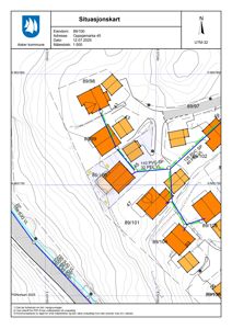 Situasjonskart som viser eiendomsnummer, adresse, nabolag, topografi og eiendomsgranser.
