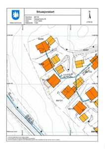 Situasjonskart som viser eiendomsnummer, adresse, dato, målestokk, nabolag, veier og topografi.