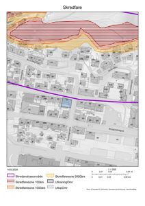 Kart over et område med overlagte skredfarezoner og utlosningsområder.