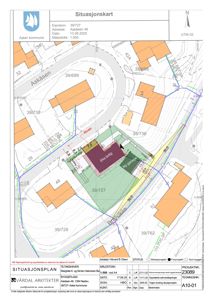 Situasjonsplan som viser eiendomsnummer, naboeiendommer, veier og bygningens plassering på tomten.