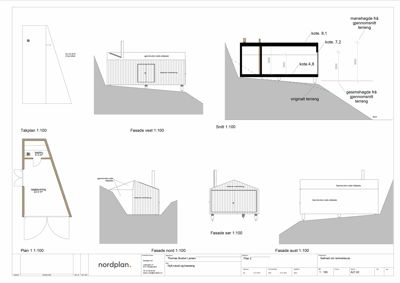 Et arkitektarkiv som viser en samling tegninger for en bygning, inkludert etasjeplan (Plan 1), takplan, fasadeoppsett og snitt.