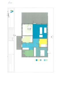 Etasjeplan (Level 1) med fargelagte rom og møbeloppsett