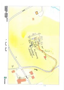 Situasjonsplan som viser tomt, veier, nabobygninger og planlagt plassering av en ny bygning.