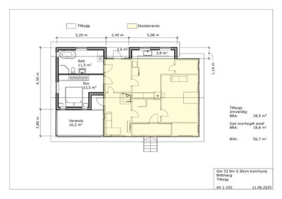 Etasjeplan som viser romfordeling, dimensjoner og arealoppdeling for en tilbygning og eksisterende del av en bygning.