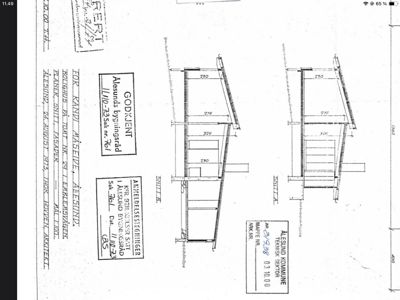 Snittegning (Snitt A og B) som viser tverrsnittet av en bygning med mål og konstruksjonsdetaljer.