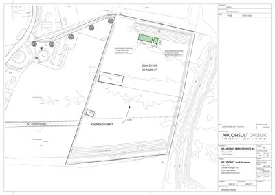 Situasjonsplan som viser tomtens grenser, eksisterende bebyggelse, tilkomstveier og topografi.