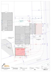 Etasjeplan med romfordeling, mål og areal for en bygning.
