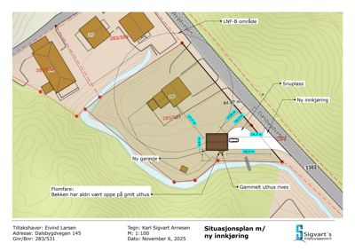 Situasjonsplan som viser tomtens beliggenhet, nabolag, topografi, planlagt ny innkjøring og garasje.