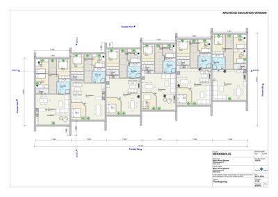Etasjeplan (plantegning) som viser romfordeling, veggtykkelse og dimensjoner for en bygning.