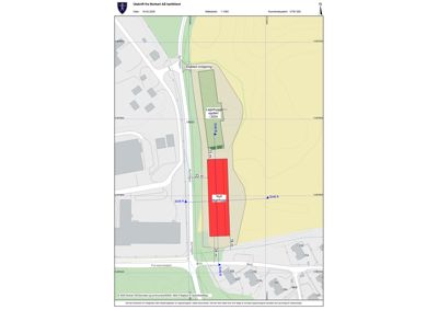 Situasjonsplan som viser tomtens beliggenhet, eksisterende og planlagt bebyggelse, samt viktige punkter som snitt og innkjøring.