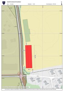 Situasjonsplan som viser tomtens plassering i forhold til vei og nabolag, med mål og koordinater.