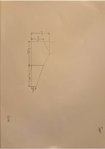 En håndtegnet teknisk detaljering som viser dimensjoner (4,18m, 4,3m, 2,5m) og en skisse av et geometrisk utvalg, muligens for å illustrere en konstruksjon eller form.