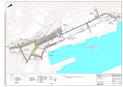 Situasjonsplan som viser en byggeplass med omgivende infrastruktur, veier, vann og planlagte tiltak.