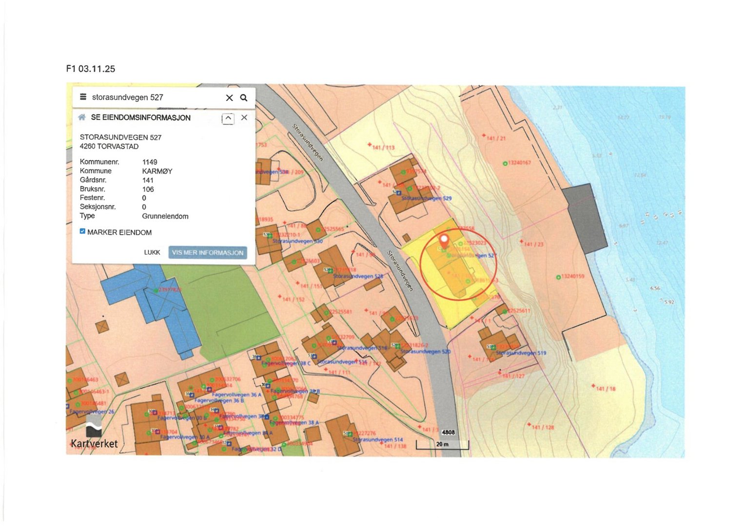 Kart over et område med bygningsplasseringer, høydemålinger og eiendomsinformasjon.