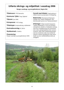 Fotografi som viser et feltarbeid med en lastebil og en graver ved en elv i Vang, Oppland.