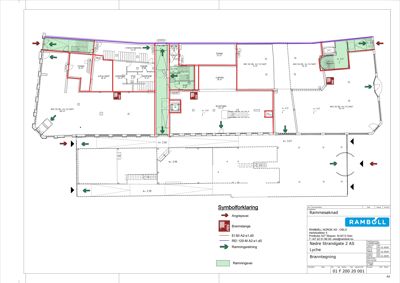 Etasjeplan (branntegning) som viser romfordeling, brannveier, brannslanger og angrepsveier.
