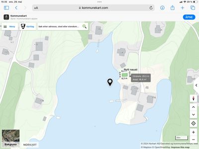 Kart fra kommunekart.com som viser et område med vann, terrengkonturer og eiendommer.