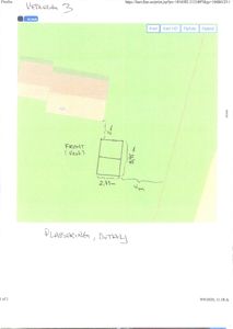 Situasjonsplan som viser plassering av en bygning (merket 'FRONT (Vest)') på en tomt, med angitte mål og avstander til nabobebyggelse.