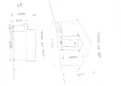 Håndtegnet fasadetegning med mål og retninger (NORD, ØST).