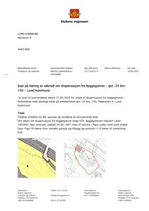 Situasjonsplan som viser eiendomsgrunn, bygningers plassering, og forhold til E39 med angitt avstand.