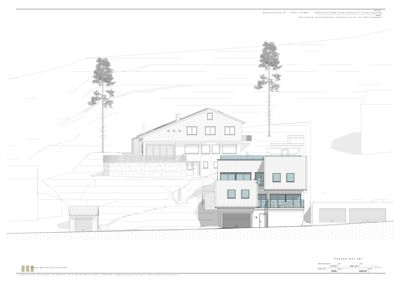 Fasadetegning som viser bygningens utseende sett fra siden, inkludert terrengforhold og trapper.