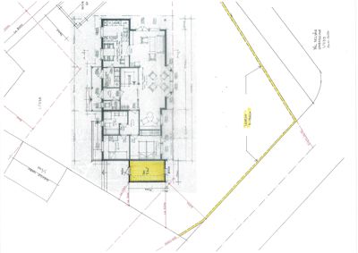 Etasjeplan med romfordeling og situasjonslinjer