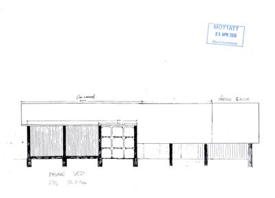 En håndtegnet fasadetegning (oppriss) av en bygning sett fra vest.