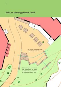 Snittegning som viser tverrsnitt gjennom en plassbygd benk/amfi, inkludert nivåer og grunnmurblokker.