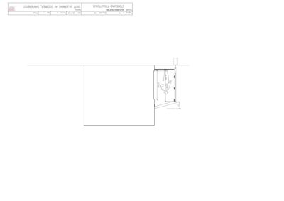 Snittegning som viser detaljer for en takkonstruksjon eller takterrasse, inkludert mål og skråning.