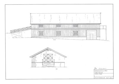 Tegning som viser fasader (opprikk) av en bygning sett fra utsiden, med orientering 'sør' og 'øst'.